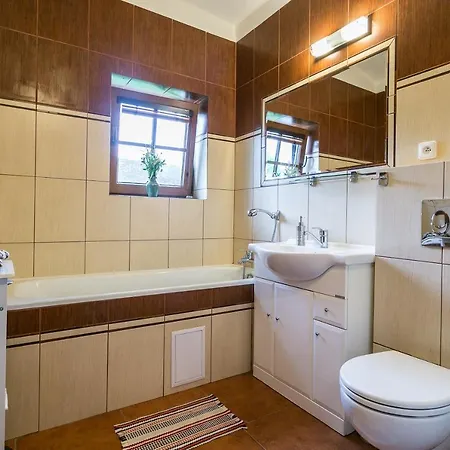 Apartament Lypche *